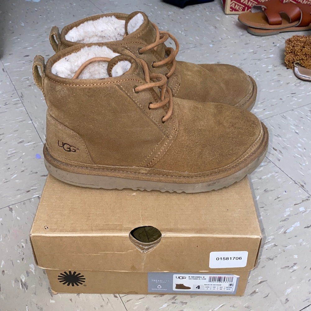 ( SOLD ) Ugg Neumel II